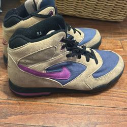 Vintage 90s Nike Caldera Hiking Boots 9.5