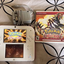 Scarlet 2DS With Pokémon Omega Ruby 