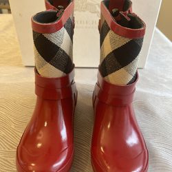 Burberry Nova Check Girls Rain Boots, Kids Euro 28/ US 10-11C / Holiday / Bright Military Red /in good condition. 