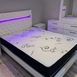 King Size Bedroom Set - Juego De Cuarto Tamaño King 