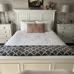Set Of Bedside Dressers With Queen Bed Frame