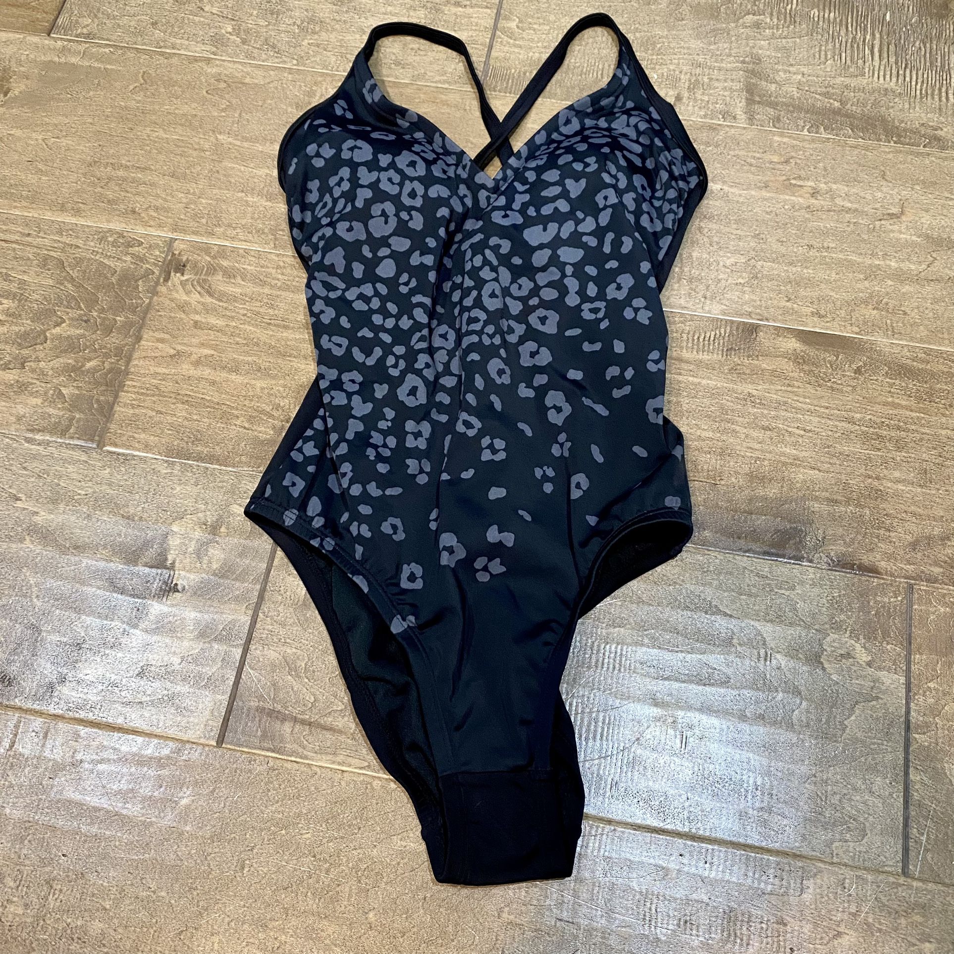 Kona Sol Women’s Medium Coverage One Piece Swim Suit Black Leopard Size XS NWT