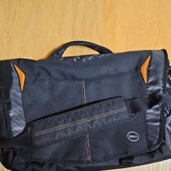 New Dell Adventure 17” Laptop Messenger Bag