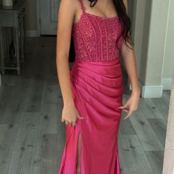 Amazing Mermaid Scoop Neckline Fitted Appliqué Corset Slit Prom Dress
