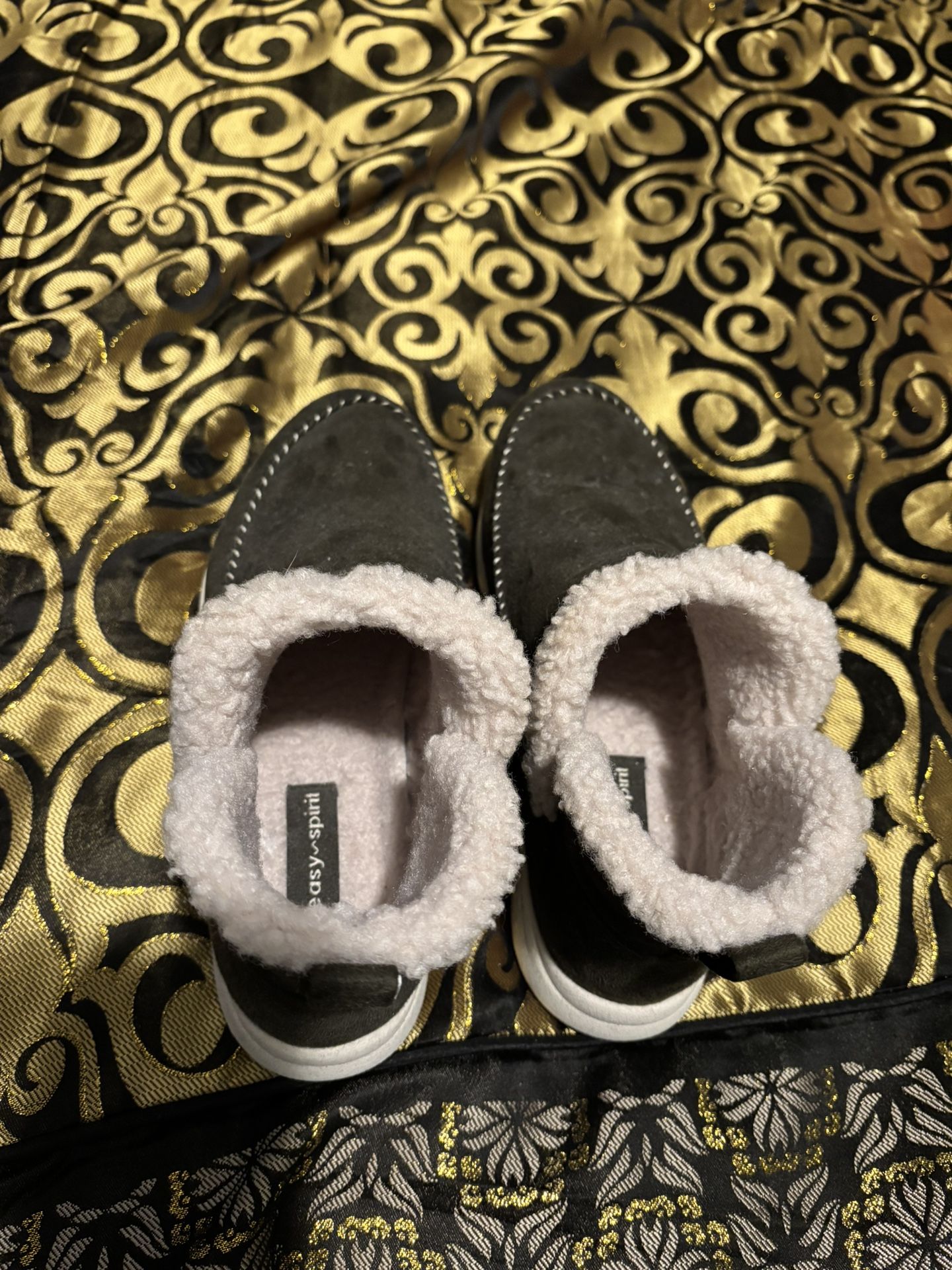 Womens Size 10 New!