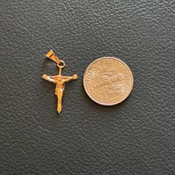 ✝️ 14K Gold Crucifix Pendant – Small & Detailed