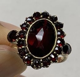 14K Yellow Gold Natural 4.49TCW Garnet estate Ladies Ring Size 5 1/2