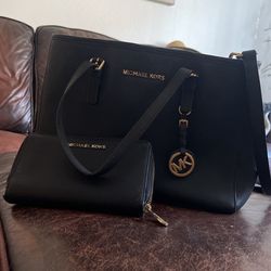 Michael Kors Crossbody with Wallet