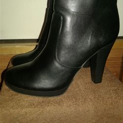 BRAND NEW FIONI ANKLE BOOTS
