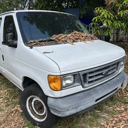 2007 Ford E150 cargo Van heavy duty, $. 5500