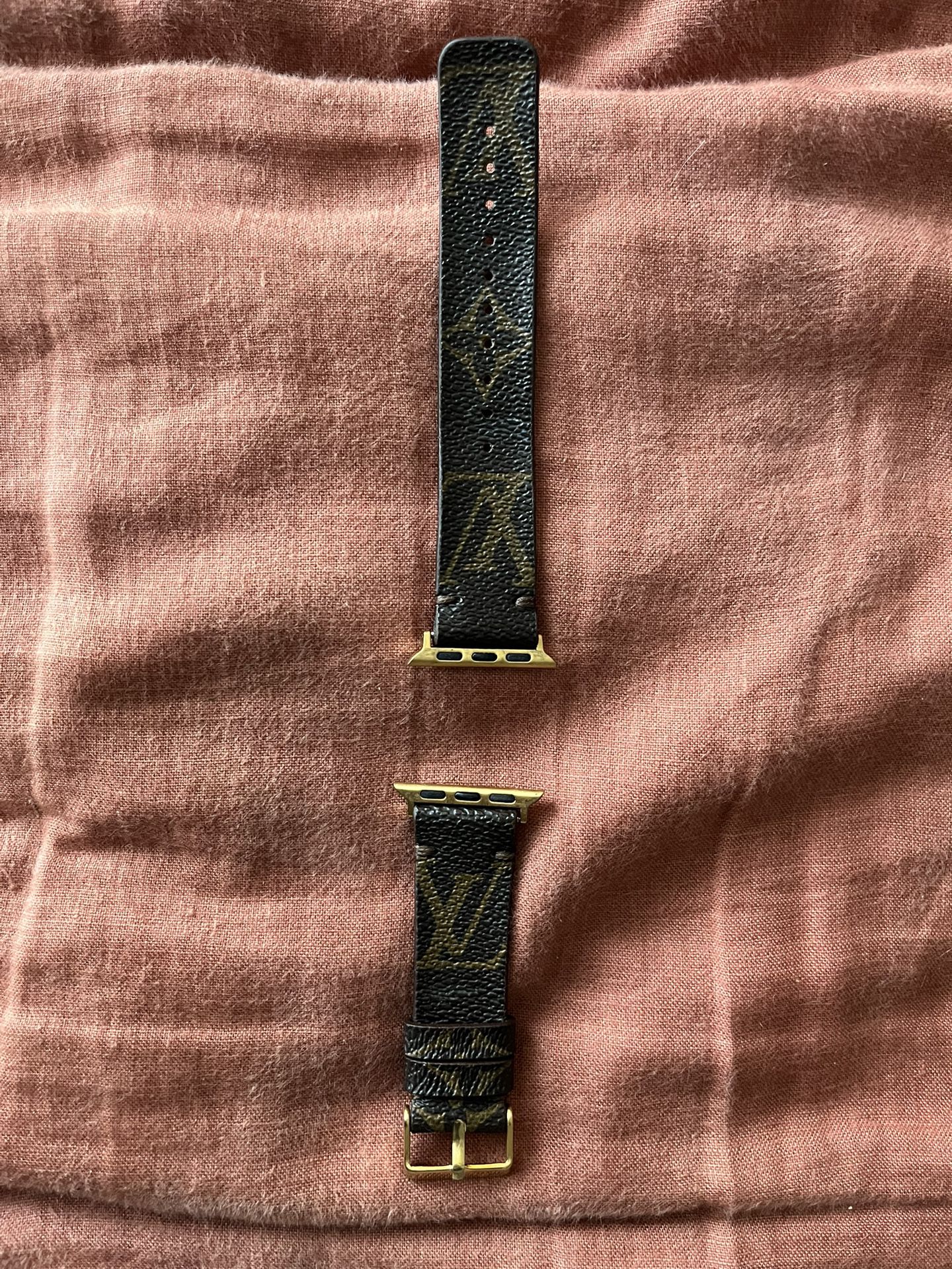 Louis Vuitton Damier Apple Watch Band for Sale in Indian Wells, CA - OfferUp