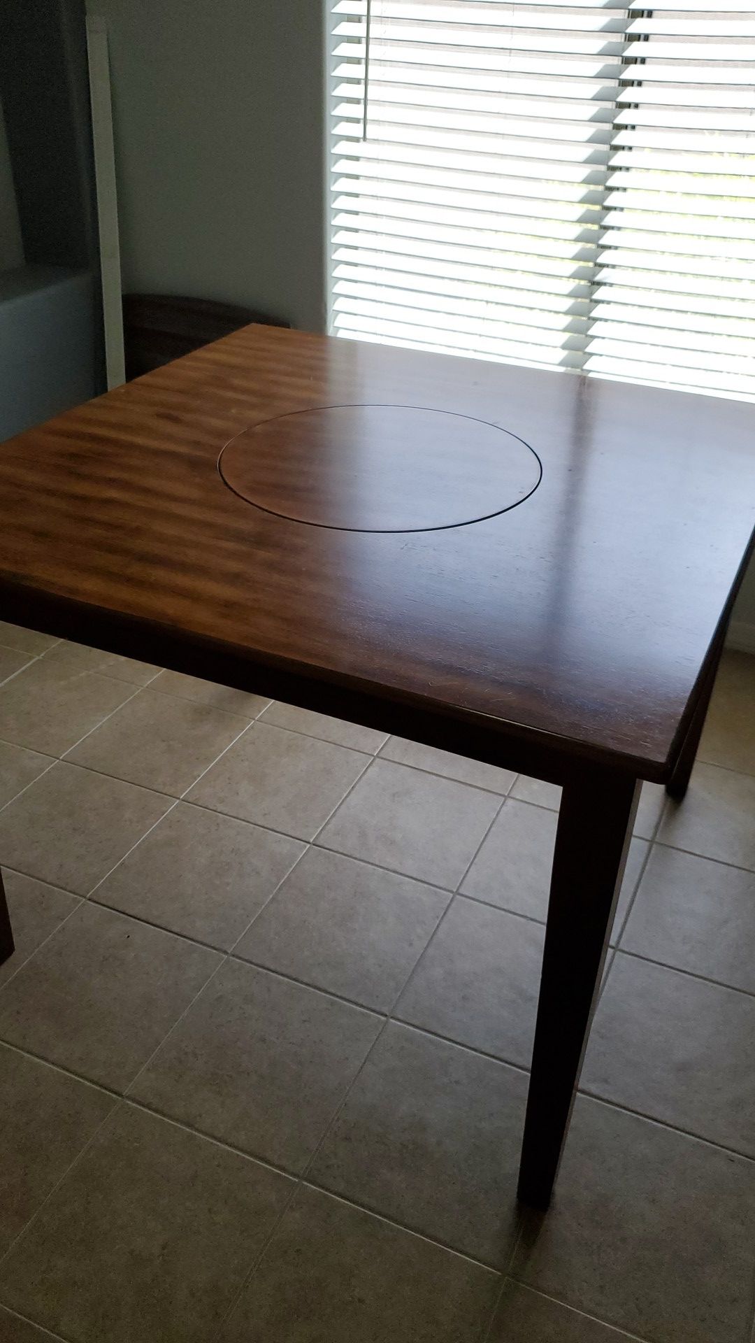 Kitchen table w/ lazy susan in the middle