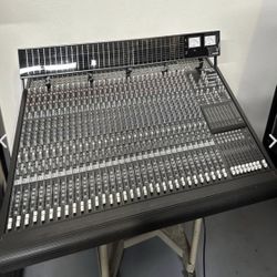 Mackie 32-8 Mixing Board