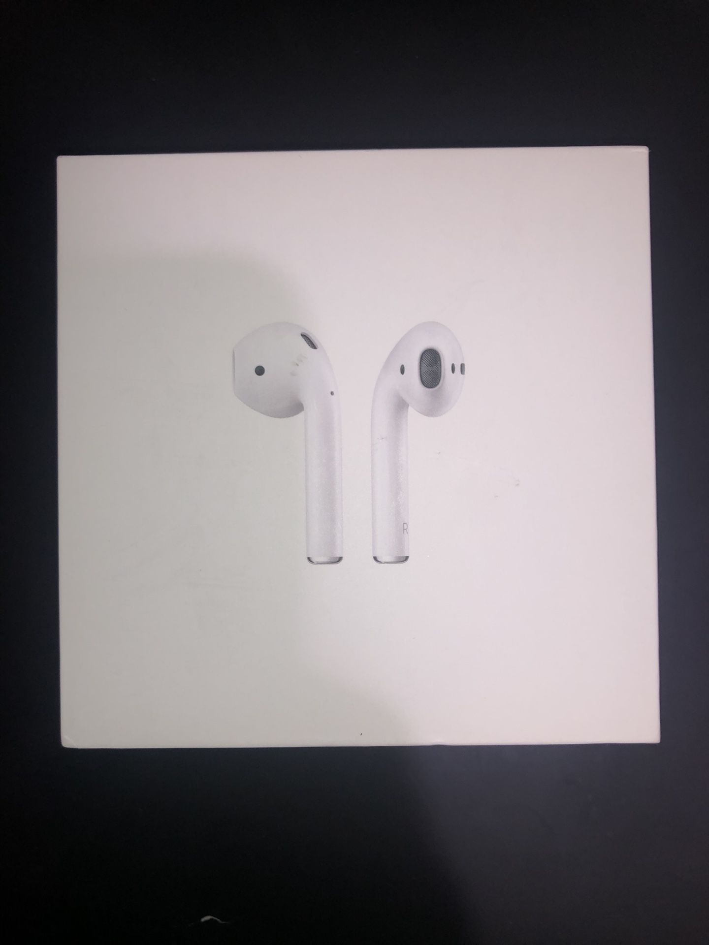 *AUTHENTIC* Apple AirPods w/ Charging Case