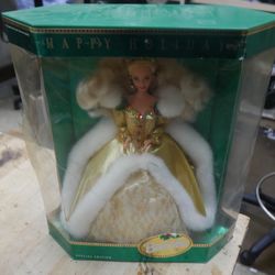 1994 Mattel Special Edition Happy Holidays Barbie Doll # 12155 Blonde Green Eyes