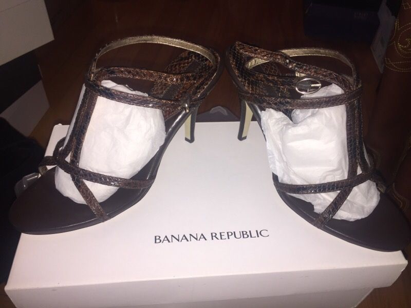 Banana republic heels