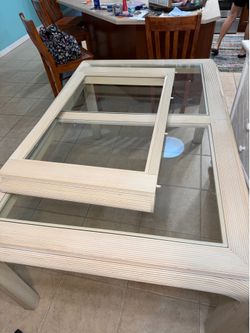 Dining table with 6 matching chairs