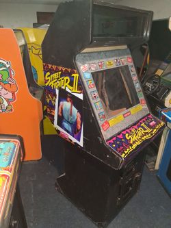 Arcade Street Fighter 2 cabinet