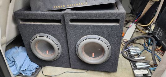 10 inch subwoofers and amp both for 700