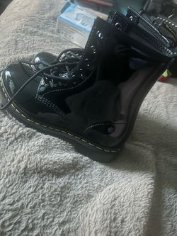 Brand new Dr . Martens