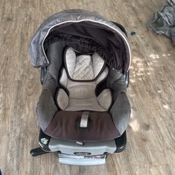 Chicco KeyFit 30 Infant Car Seat and Bas
