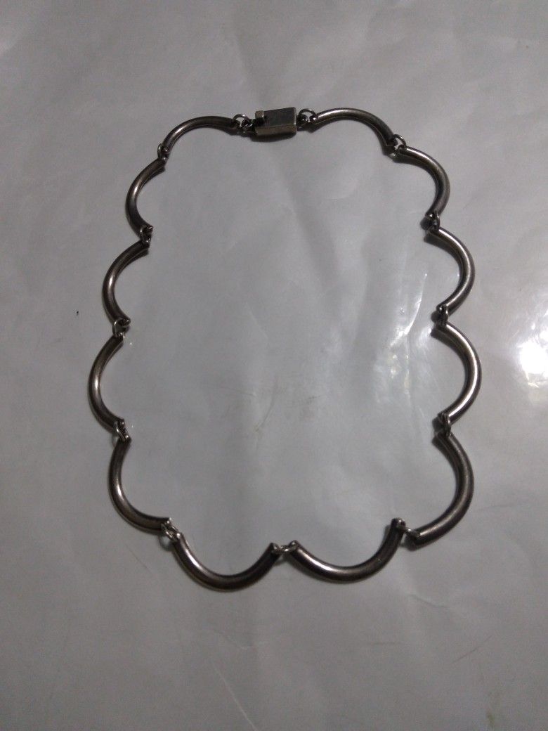 Silver Necklace Half Round Design Lent 16- Use