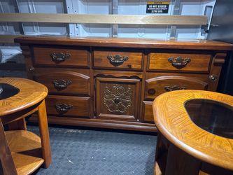 Antique dresser with 🪞 mirror