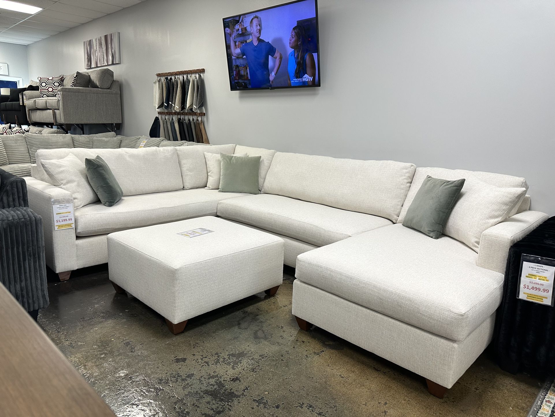 XXXL PERFORMANCE FABRIC CREAM SECTIONAL 