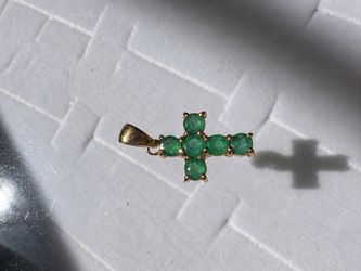14k yellow gold green emerald cross pendant made in Thailand