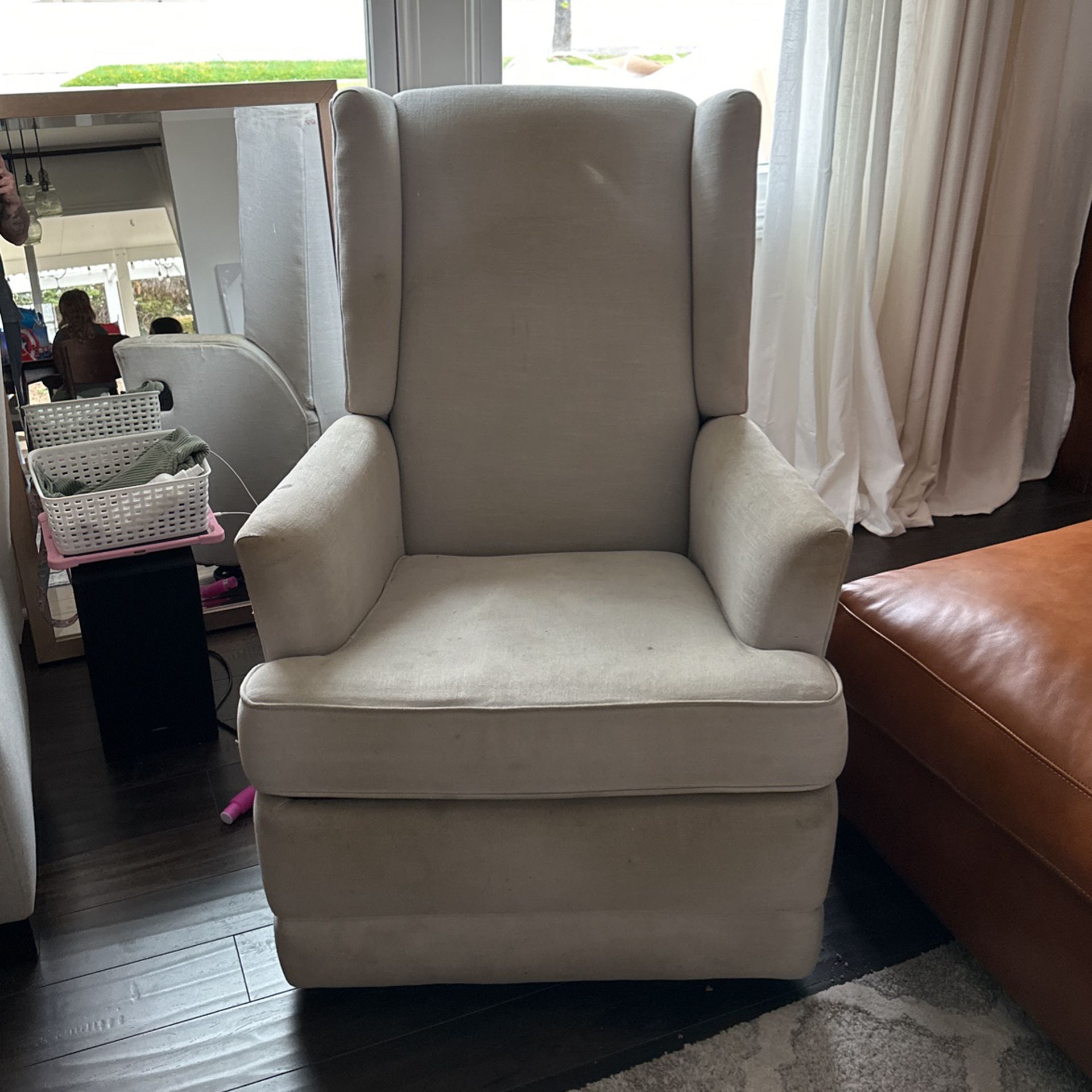 Recliner Chair- Free