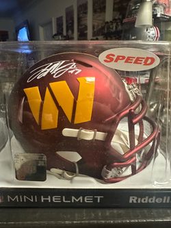 Terry McLaurin Signed Washington Commanders Riddell Speed Mini Helmet Beckett
