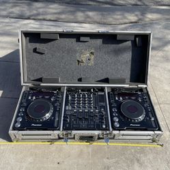 Pioneer DJ set with mixer and turntable + Hard Case