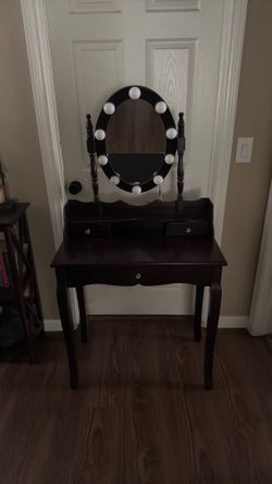 Vanity w/mirror