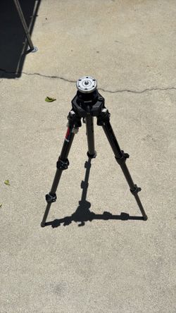 Bogen/Manfrotto 3221S Aluminum Tripod Legs with Center Column, 3-Section, Black, 10.5-44.5 in.
