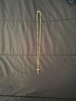 Gold chain cross set
