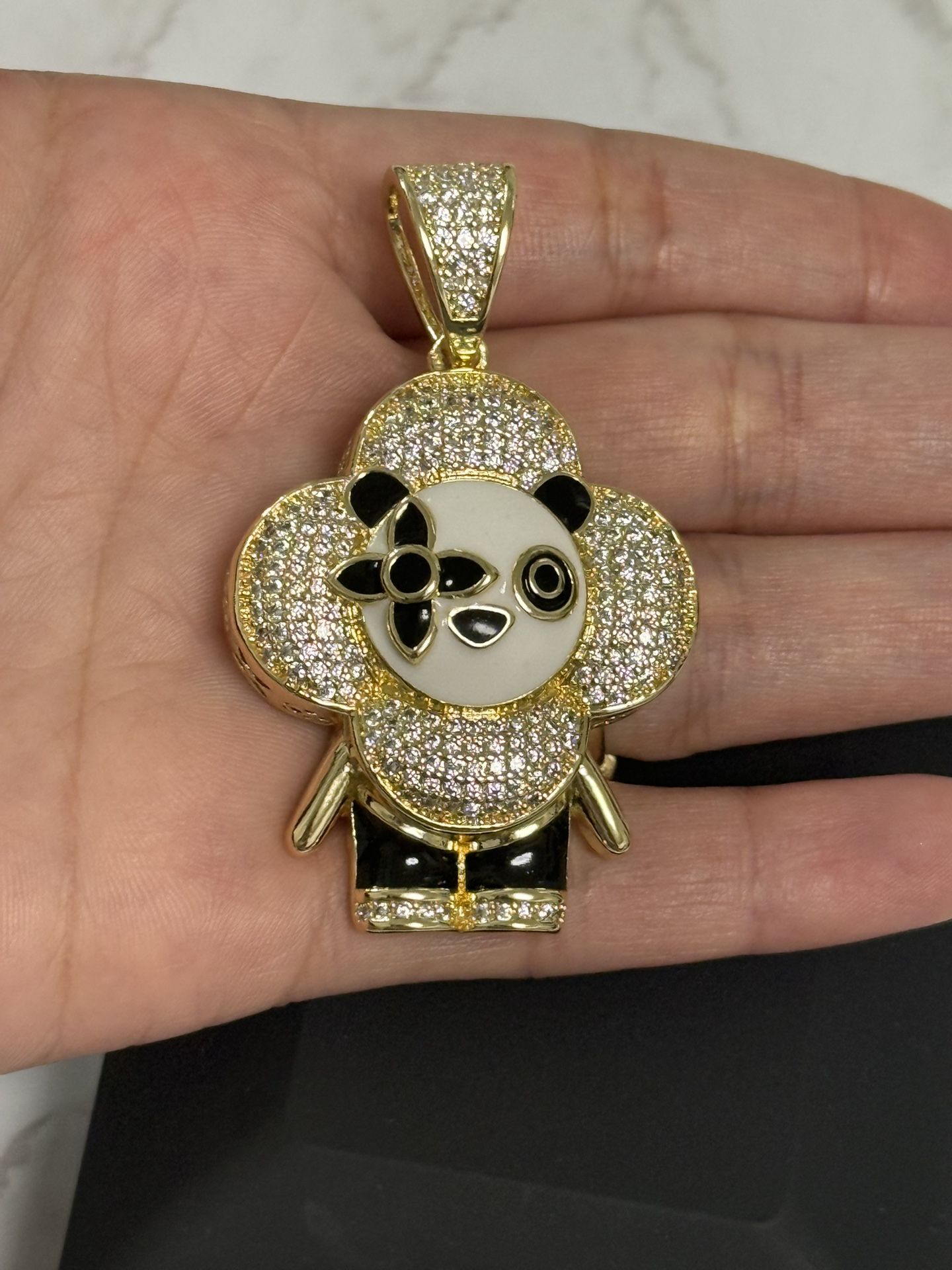 Vivienne LV Pendant Gold Filled (Oro Laminado)