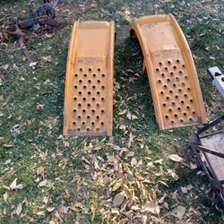 2 pairs of Heavy duty car ramps