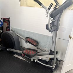 Free Motion 510 Rear Drive Elliptical 