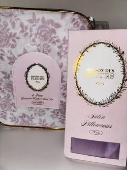 Maison Des FLEURS Queen bed sheets