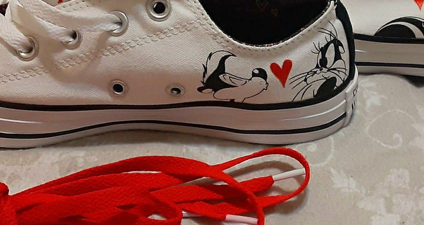Converse “Pepe Le Pew” Chuck Taylor All Star Rare 9 7 Converse Chuck Taylor All Star x | Mercari main image 2