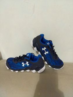 Youth Boy's/Girl's Under Armour Sneaker Size: 6Y