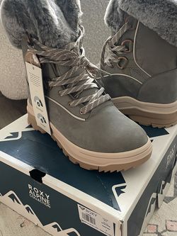 Roxy Yuma Snow boots Size 9