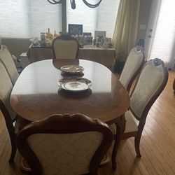 Thomasville Dining Table and 6 Chairs