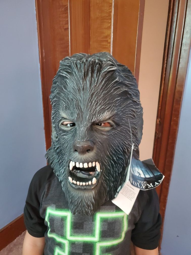 Wolf mask