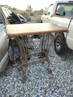 Table with a Wine rack 