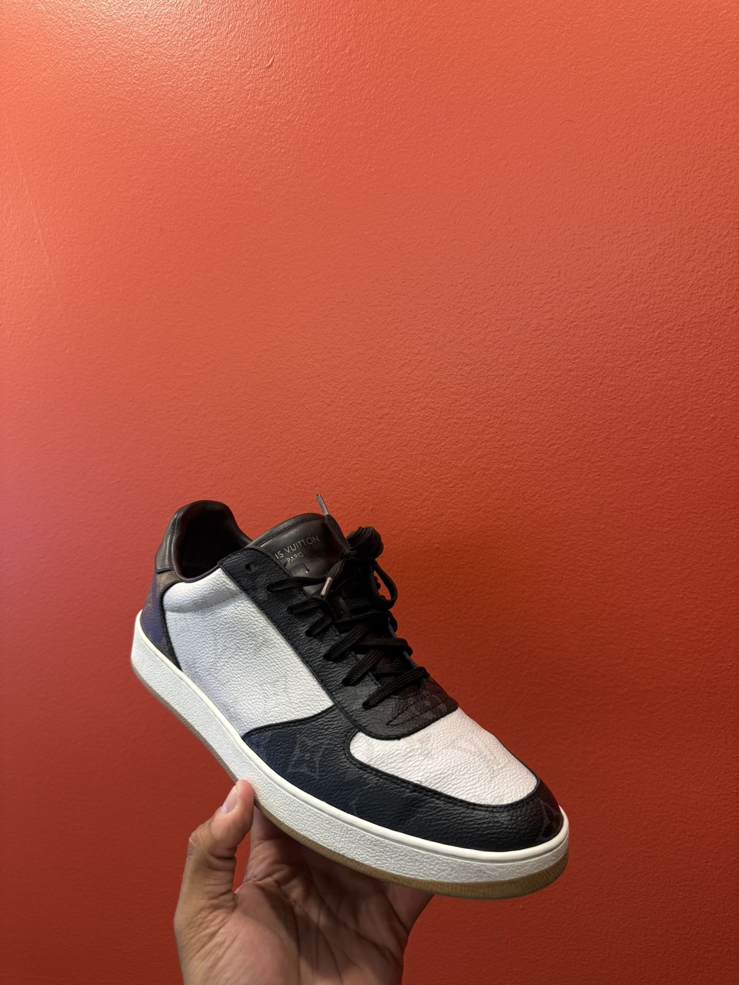 Lv Rivoli Sneakers 
