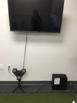 42“ TV -Toshiba TV with Remove