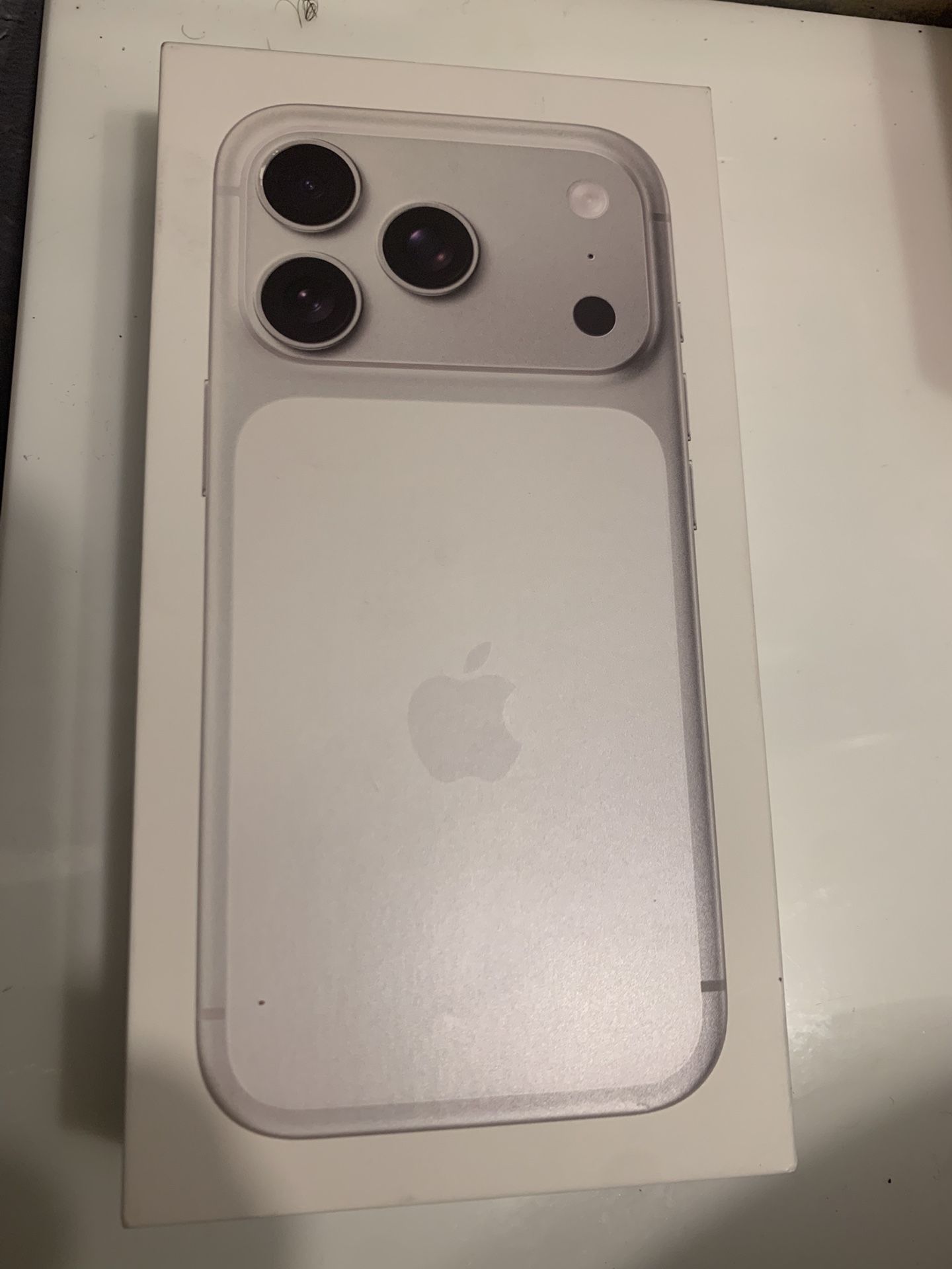 17 Pro 1tb unlocked Sealed