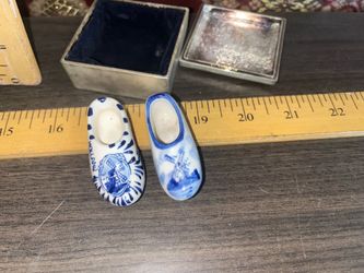 Miniature Delft Hand Painted Clogs From Holland Silver Tone Box