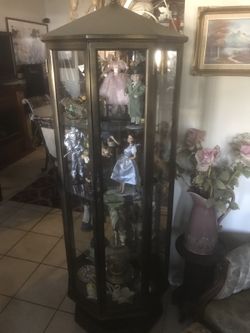Crystal display cabinet